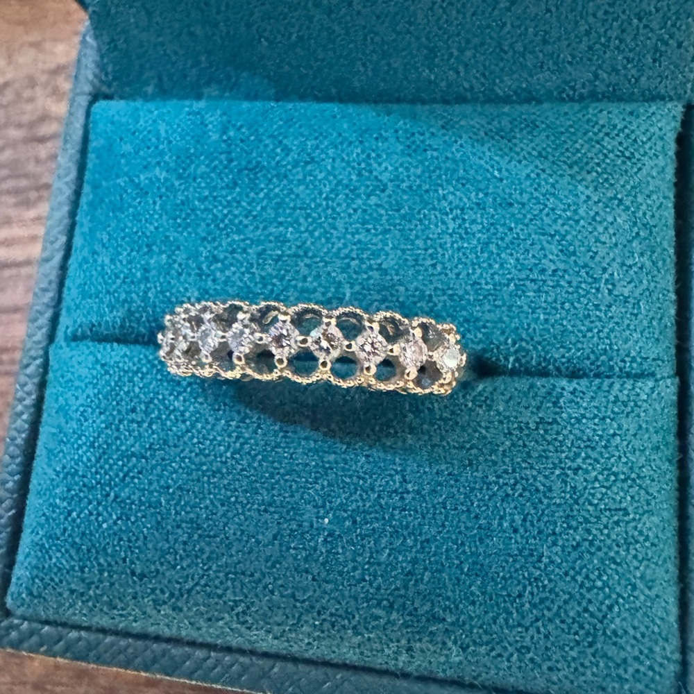 Elegant Gold and Diamond authentic Women's Ring